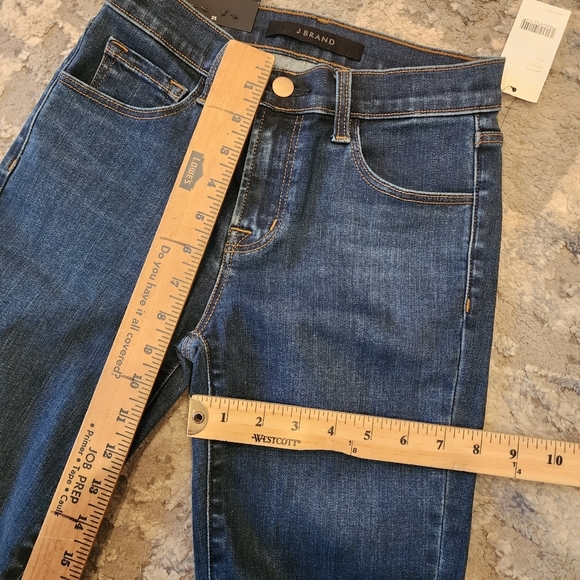 NWT J Brand 811 Stretch Denim Bermuda Shorts. Size 25. - Picture 8 of 16